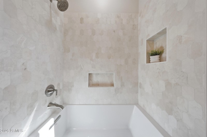 Guest Bathroom 3 Shower/Tub Combo