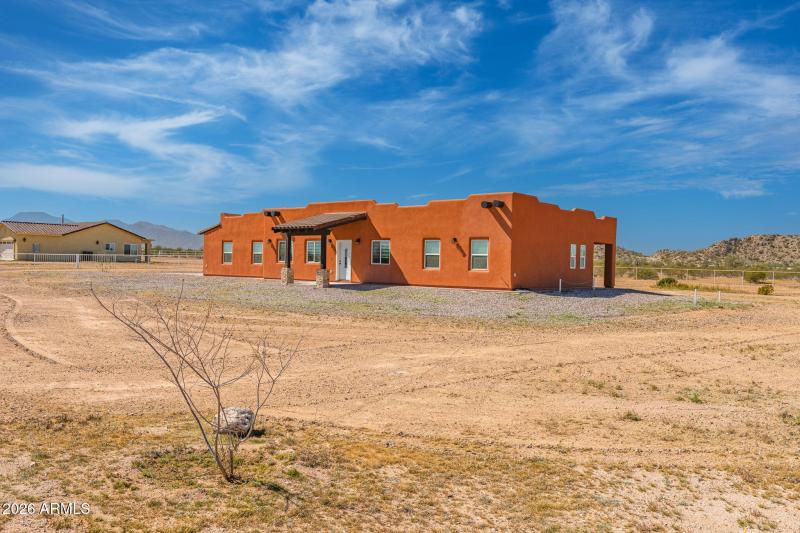 4-web-or-mls-210 N Pettoshas Dr-4