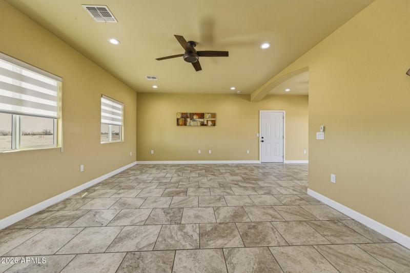 22-web-or-mls-210 N Pettoshas Dr-21