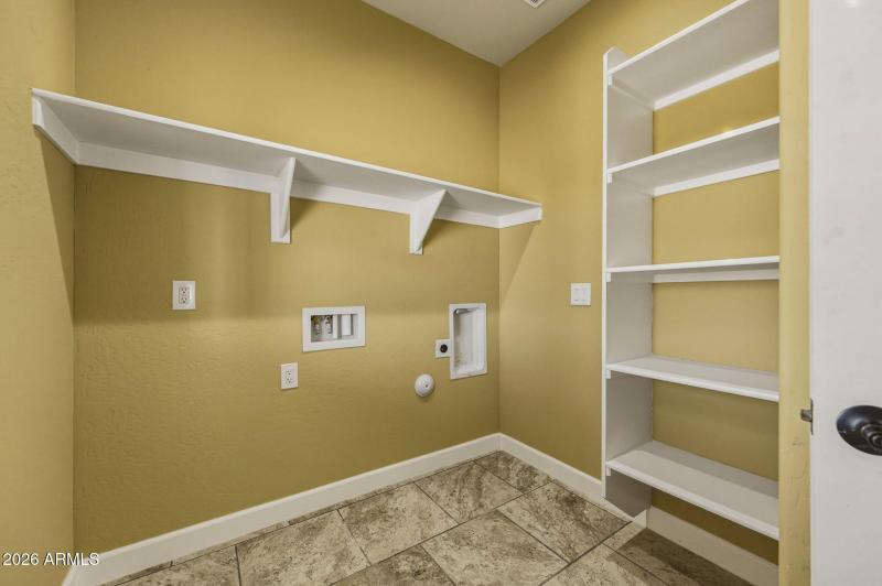 36-web-or-mls-210 N Pettoshas Dr-35