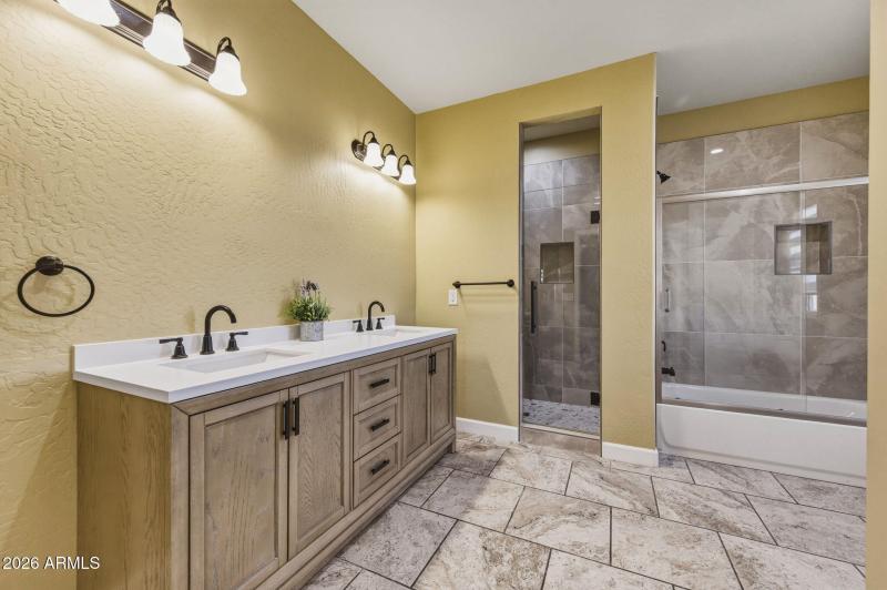 44-web-or-mls-210 N Pettoshas Dr-43