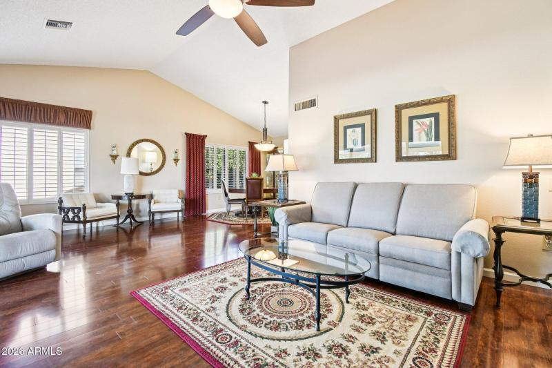 10-web-or-mls-Greenview Dr-S2702-010