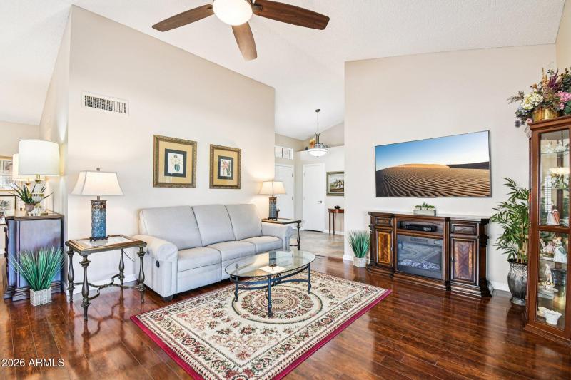 12-web-or-mls-Greenview Dr-S2702-012