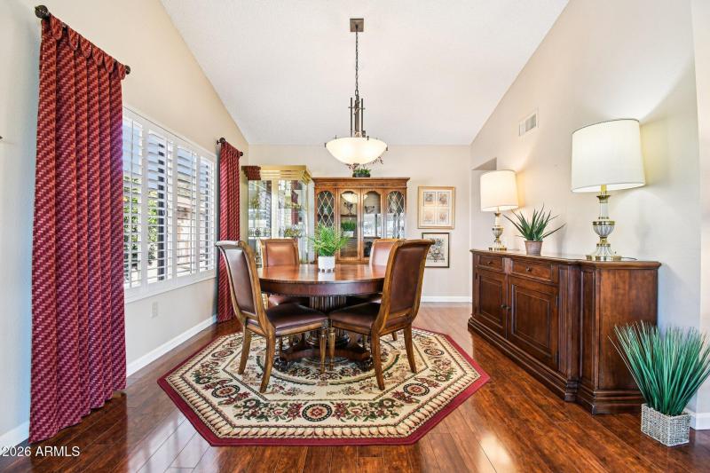 14-web-or-mls-Greenview Dr-S2702-014