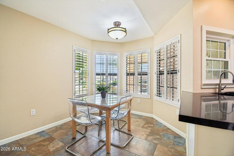 16-web-or-mls-Greenview Dr-S2702-016