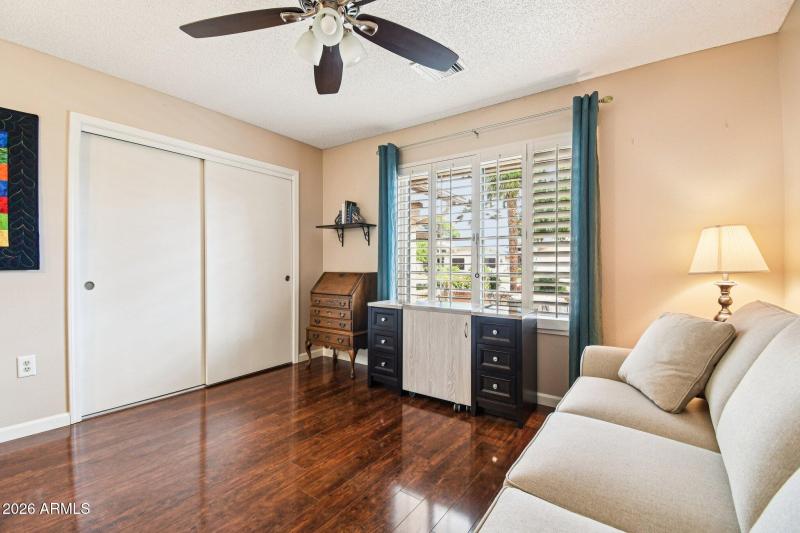 22-web-or-mls-Greenview Dr-S2702-022