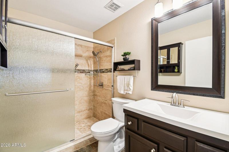 23-web-or-mls-Greenview Dr-S2702-023