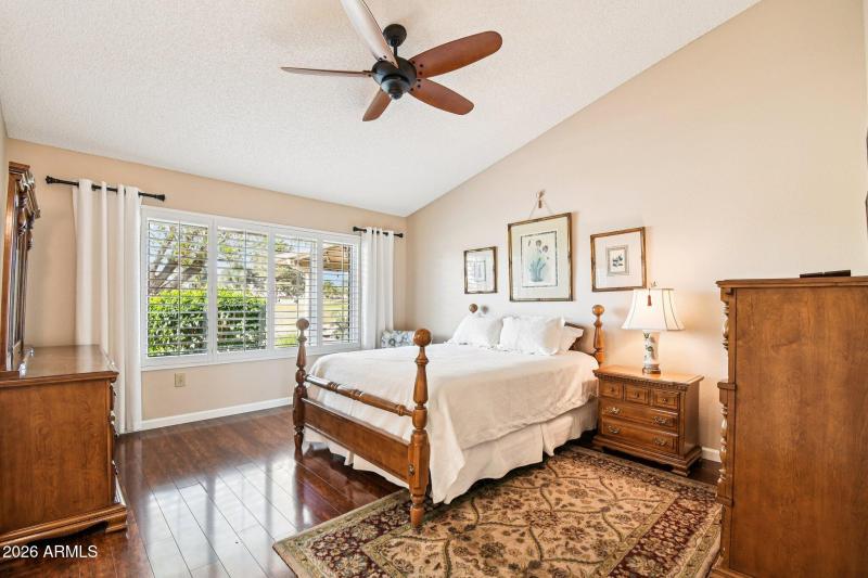 24-web-or-mls-Greenview Dr-S2702-024