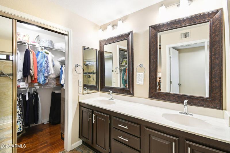 28-web-or-mls-Greenview Dr-S2702-028