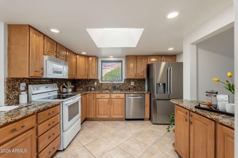 3015 E Coolidge St Unit 2 - 07