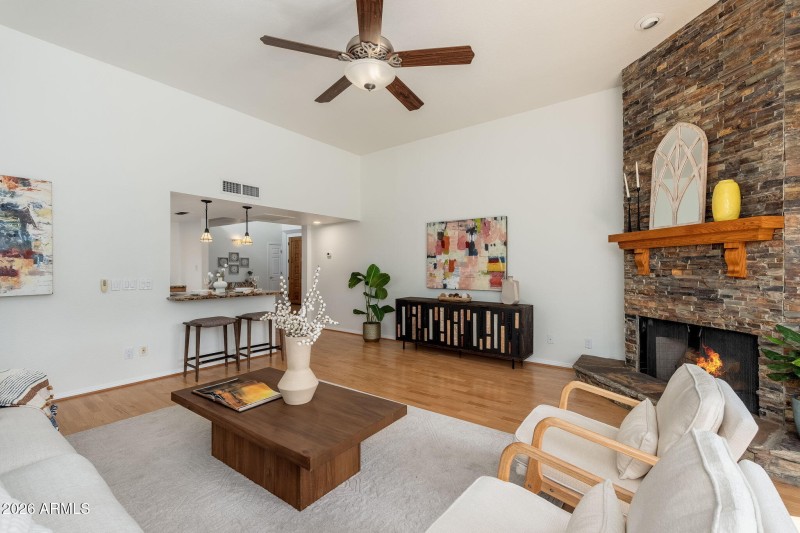 3015 E Coolidge St Unit 2 - 16