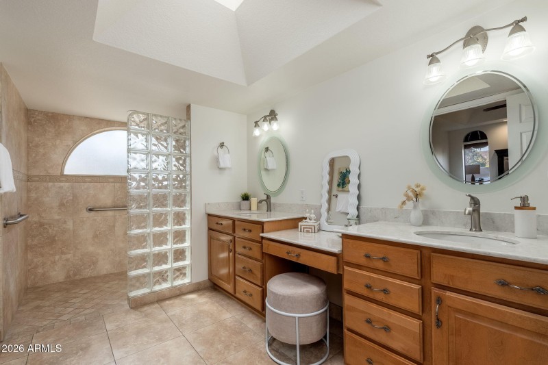 3015 E Coolidge St Unit 2 - 23