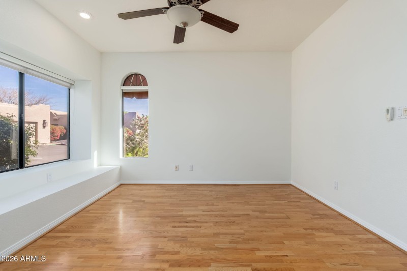 3015 E Coolidge St Unit 2 - 26