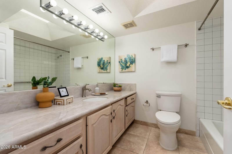 3015 E Coolidge St Unit 2 - 29