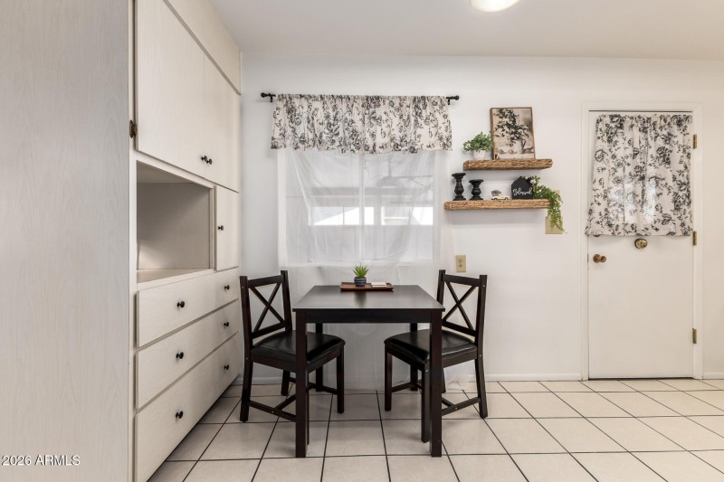 Twin Oaks - Eat in Kitchen