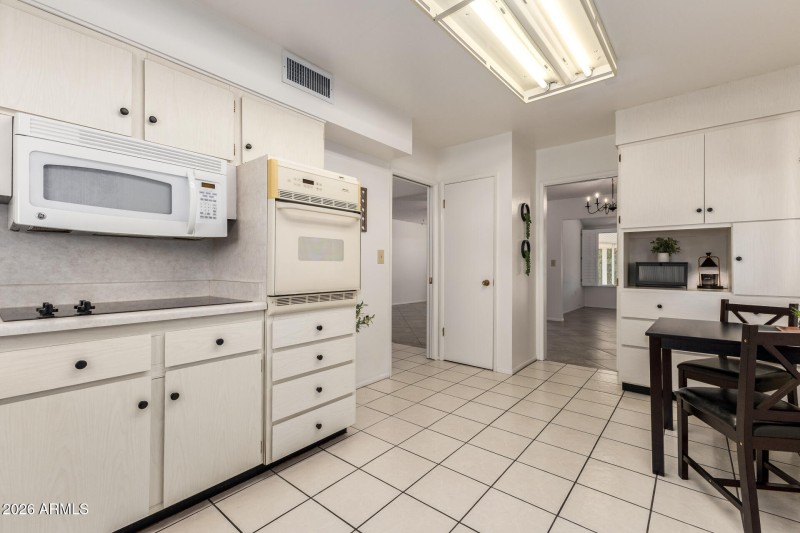 Twin Oaks - Extra Storage in Kitchen