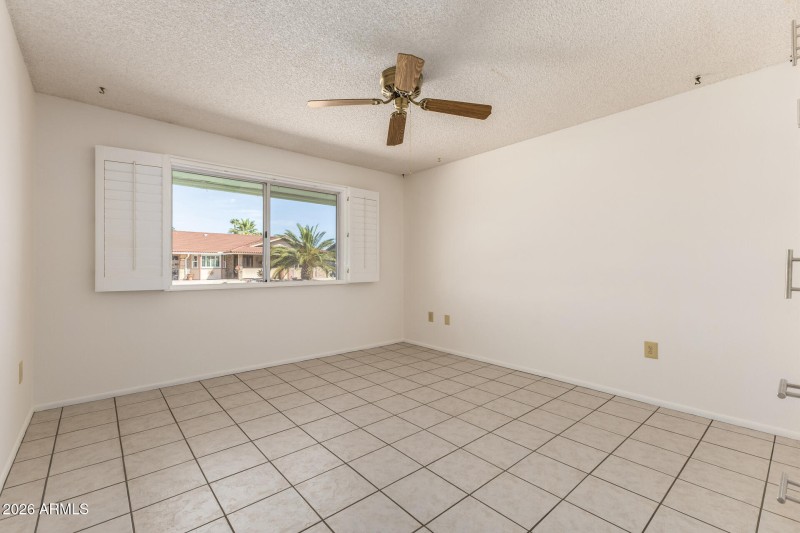 Twin Oaks - Large Bedroom 1 of 3