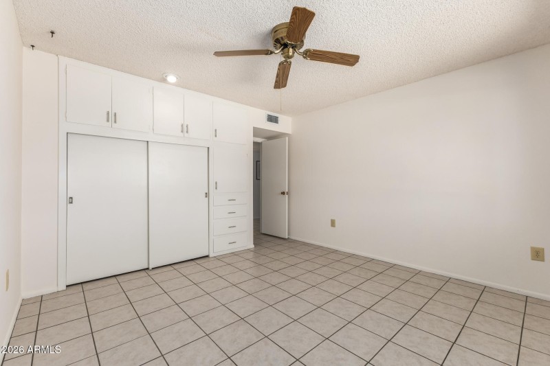 Twin Oaks - Large Bedroom 1 of 3