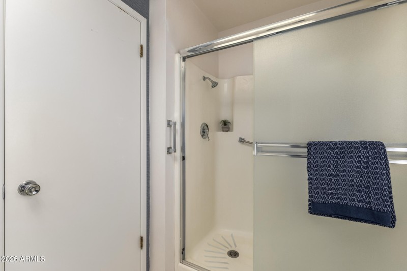 Twin Oaks - Updated ADA Master Bath