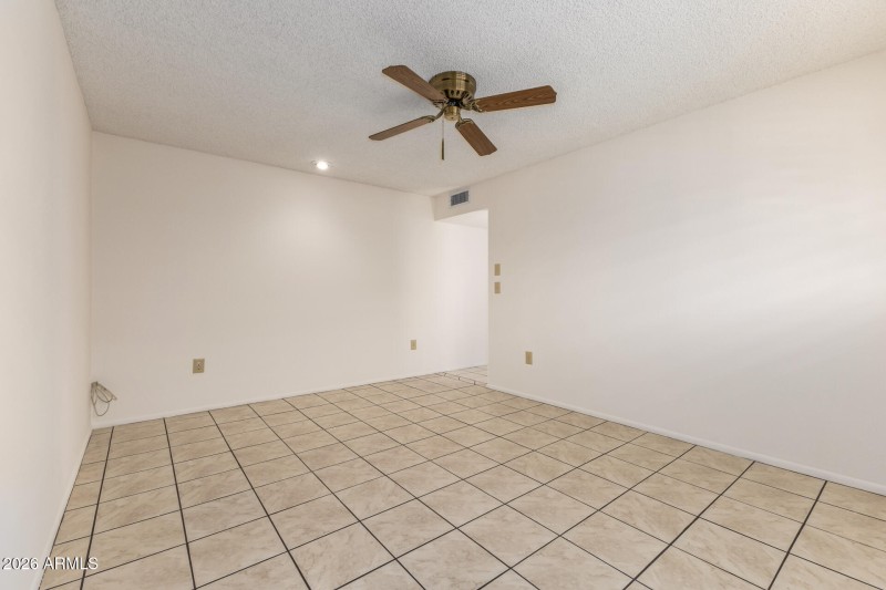 Twin Oaks - Large Master Suite