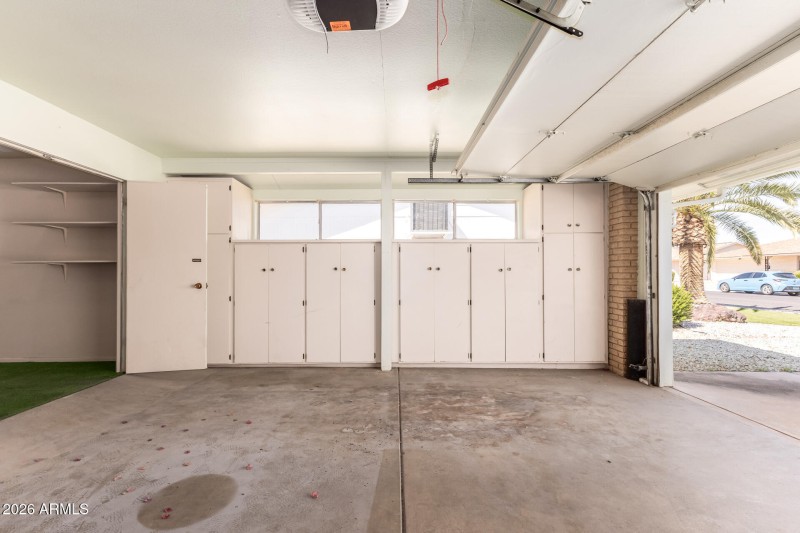 Twin Oaks - Garage Storage w/ Golf Ramp