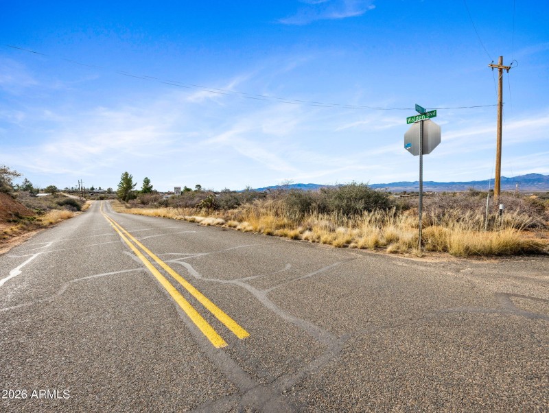 14-web-or-mls- 7565 W Derry Dr Wilhoit-4