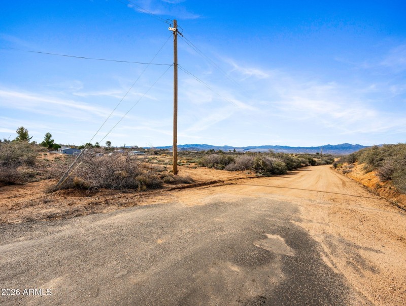 15-web-or-mls- 7565 W Derry Dr Wilhoit-5