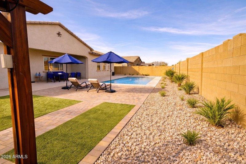 5E79C4A5-FB7D-4AE5-BE54-02BA460A8173