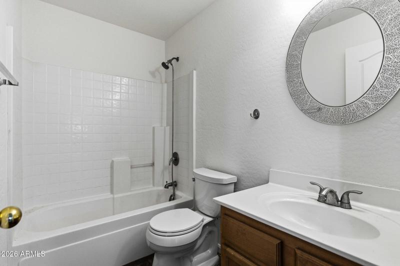 24-web-or-mls-36550 W Nina St-23