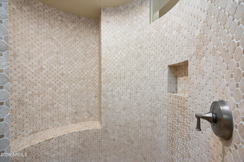 Large primary shower