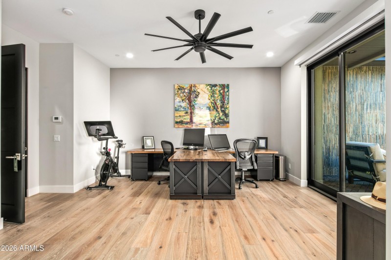 041_Junior Suite Office