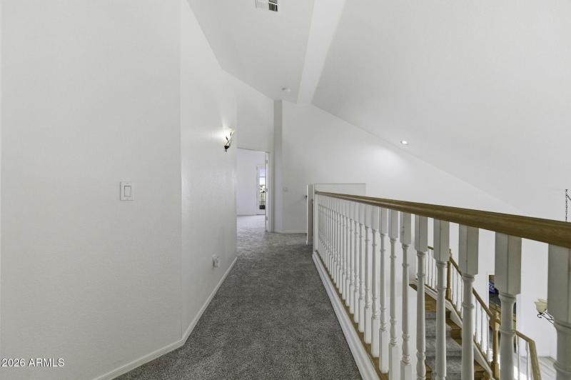 70-web-or-mls-16601 S 15th St-209