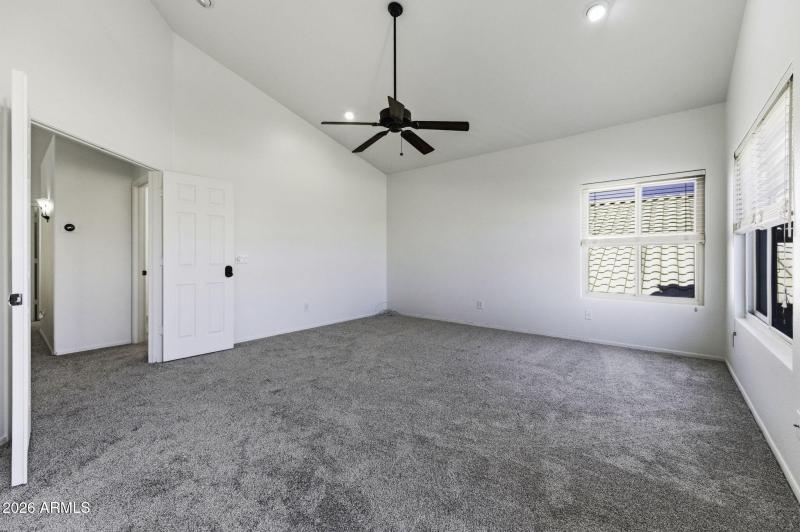 64-web-or-mls-16601 S 15th St-203