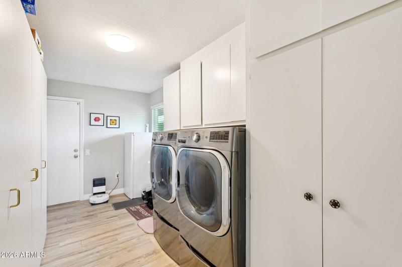 39-web-or-mls-W Foxfire Dr-S0103-043