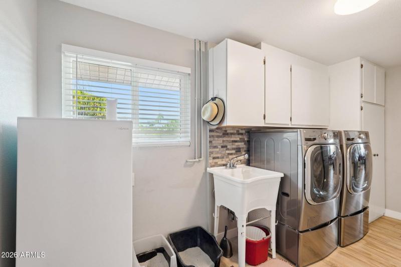 40-web-or-mls-W Foxfire Dr-S0103-044