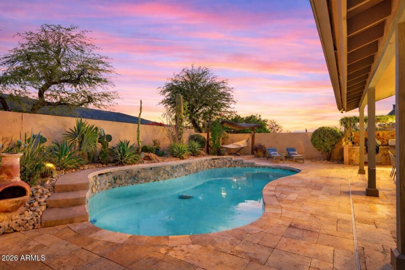 ackyard – Pool & Spa View (Twilight)