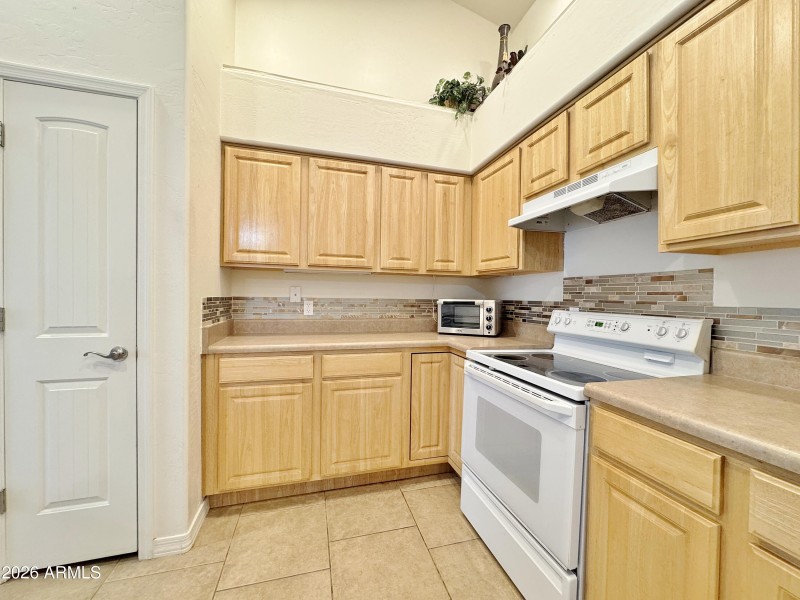 Pantry & kitchen