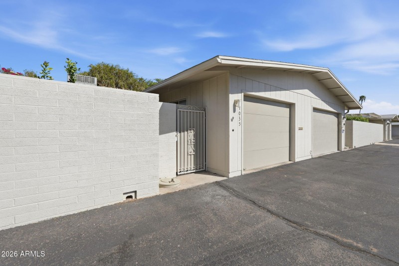 1 car garage