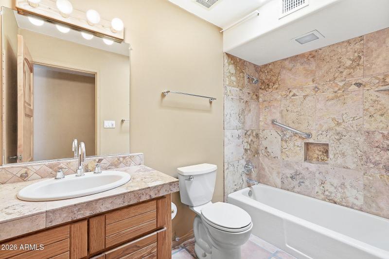 6601 E Willow Springs Ln N