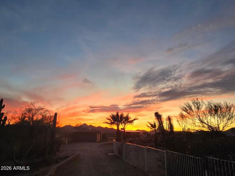 6601 E Willow Springs Ln N