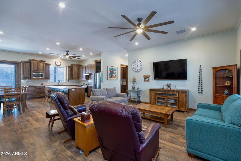 10-web-or-mls-photo(10) 828 N Gun Creek