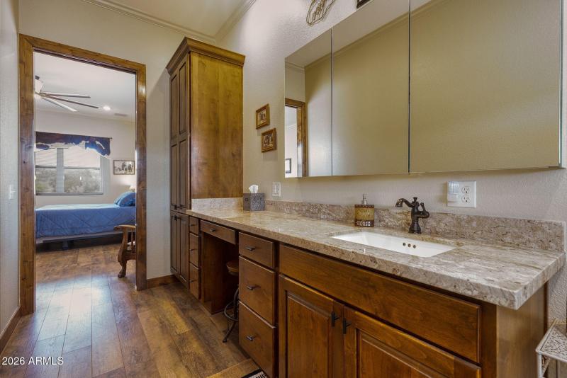 25-web-or-mls-photo(25) 828 N Gun Creek