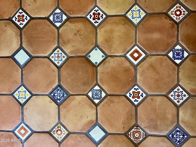 FLOOR TILE