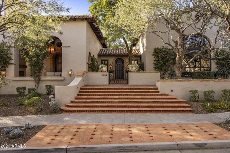 002_Elevation Front Courtyard