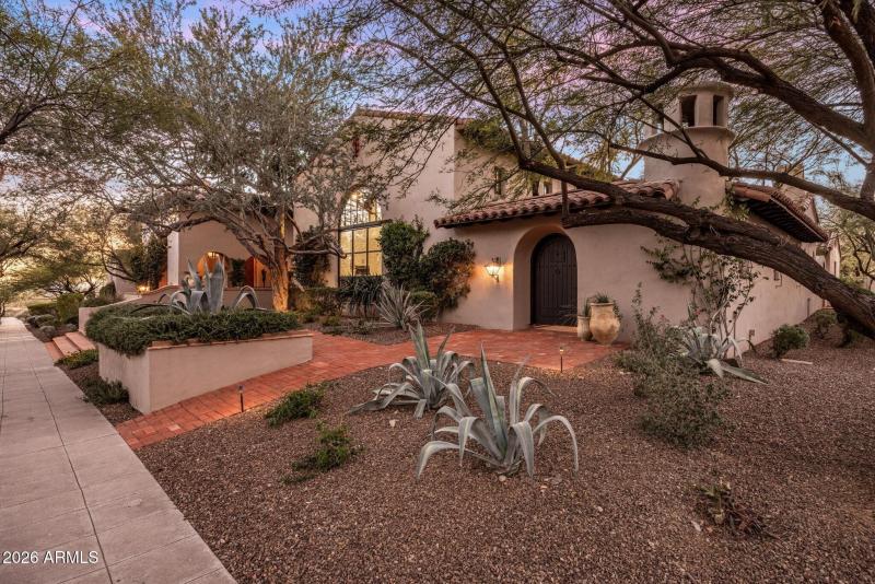 010_Elevation Dining Courtyard Entry