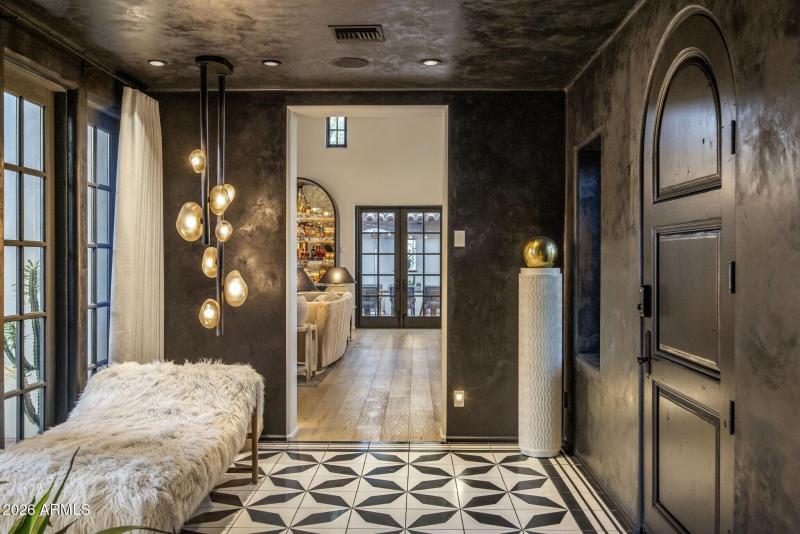 027_Entry Foyer to Great Room