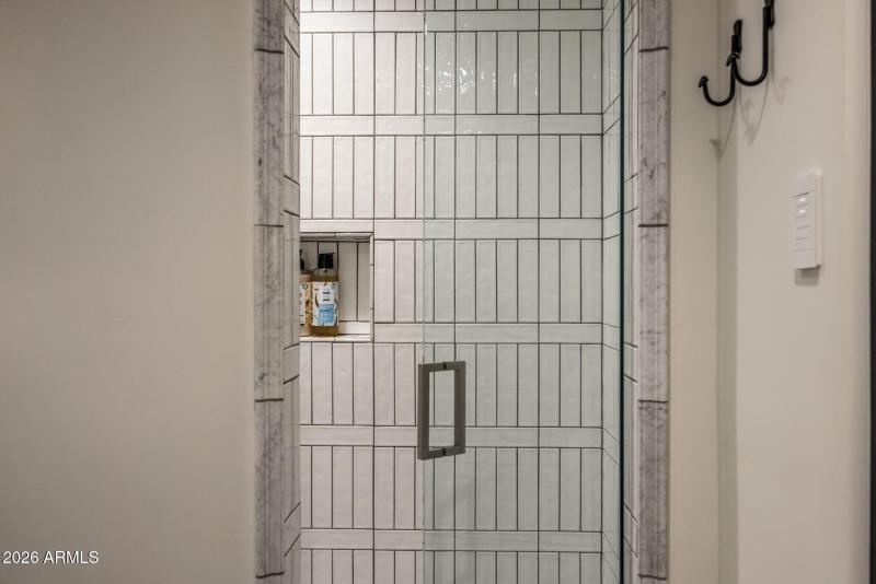 050_Casita Bath Shower