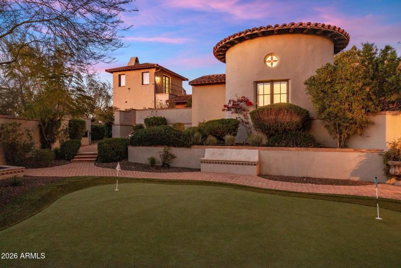 065_Putting Green Exterior Details