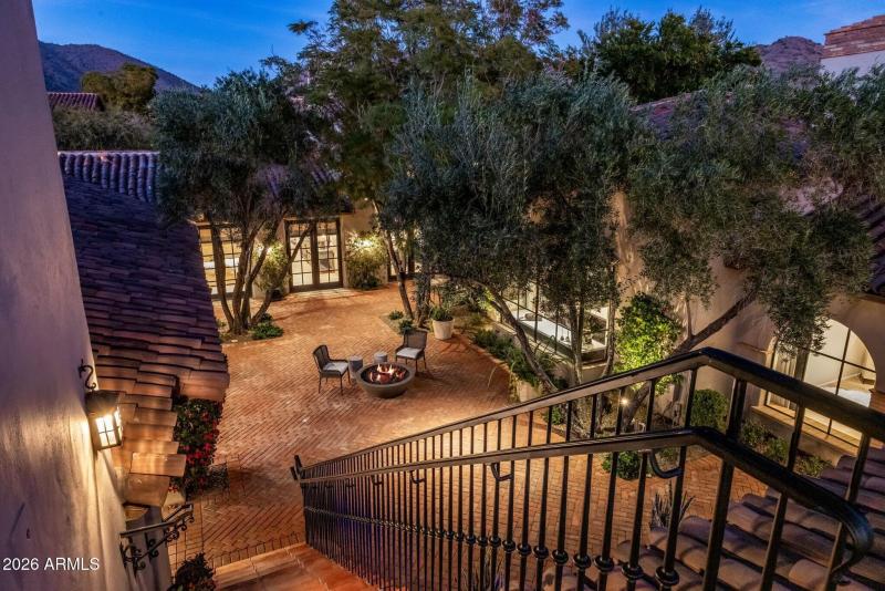 092_Int Courtyard Casita Stair