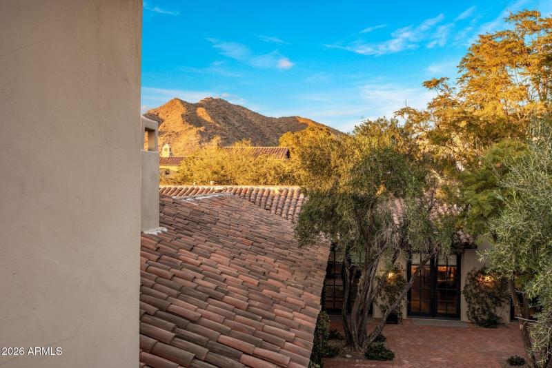 094_Courtyard Mountain View